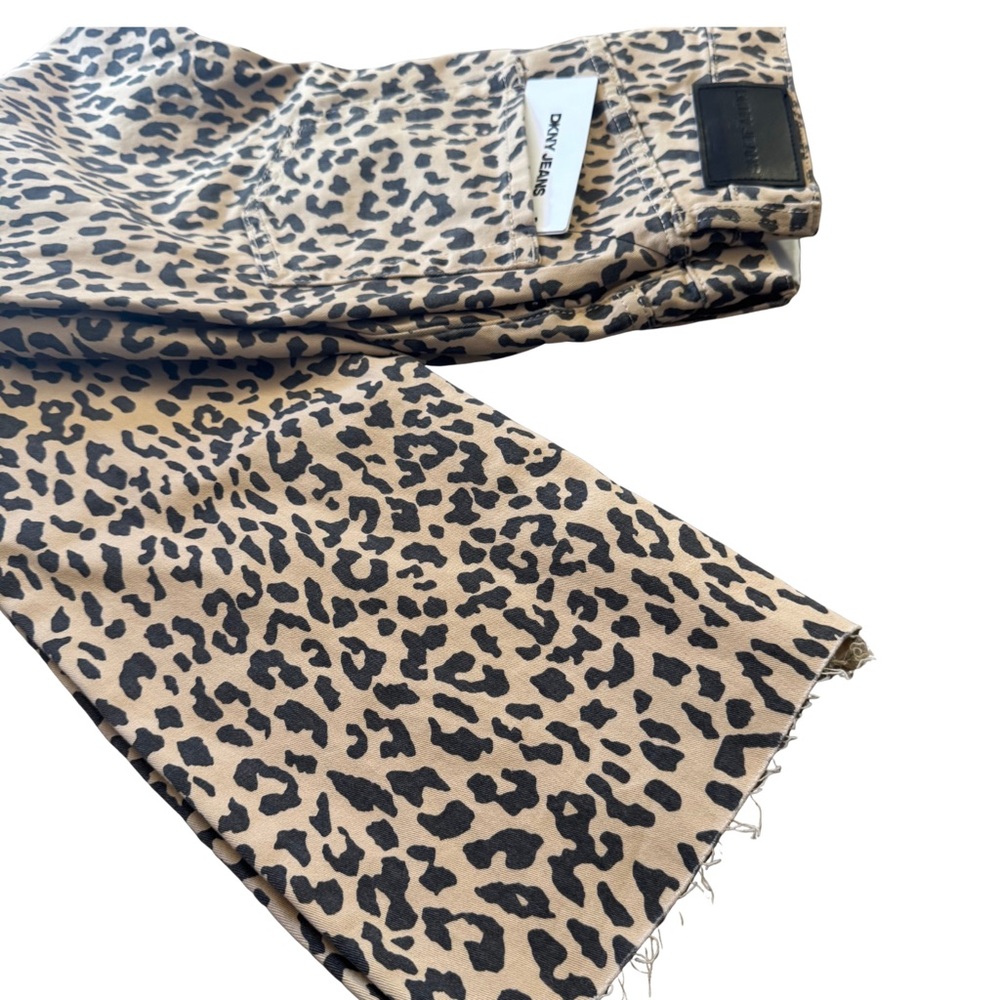 DKNY Jeans - Leopard Print High Rise Flare - 27 - Fast Ship - Picture 3 of 6